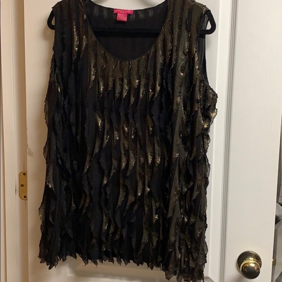 Sunny Leigh Tops - Beautiful gold and black blouse.